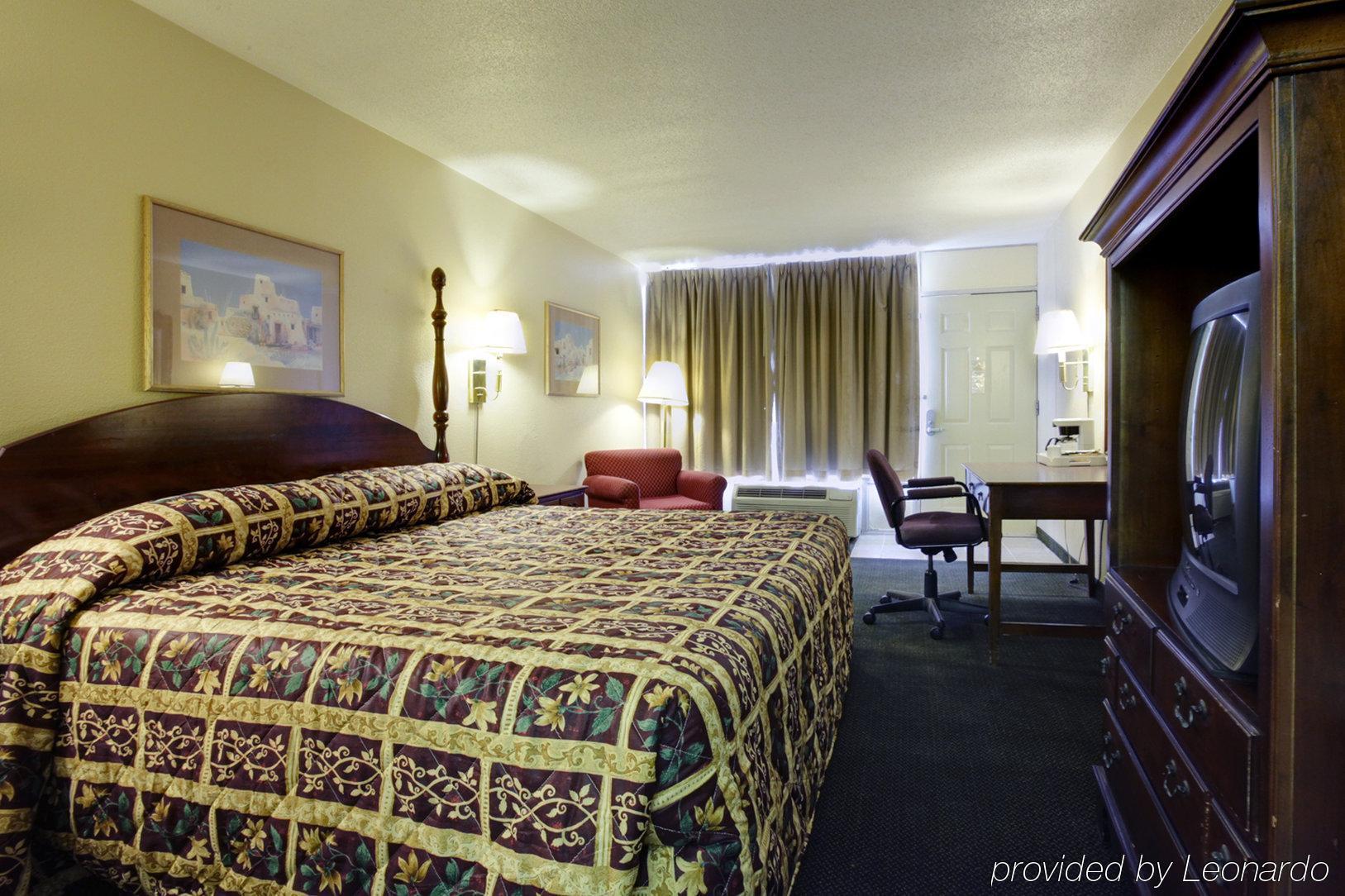 Knights Inn Amarillo Room photo