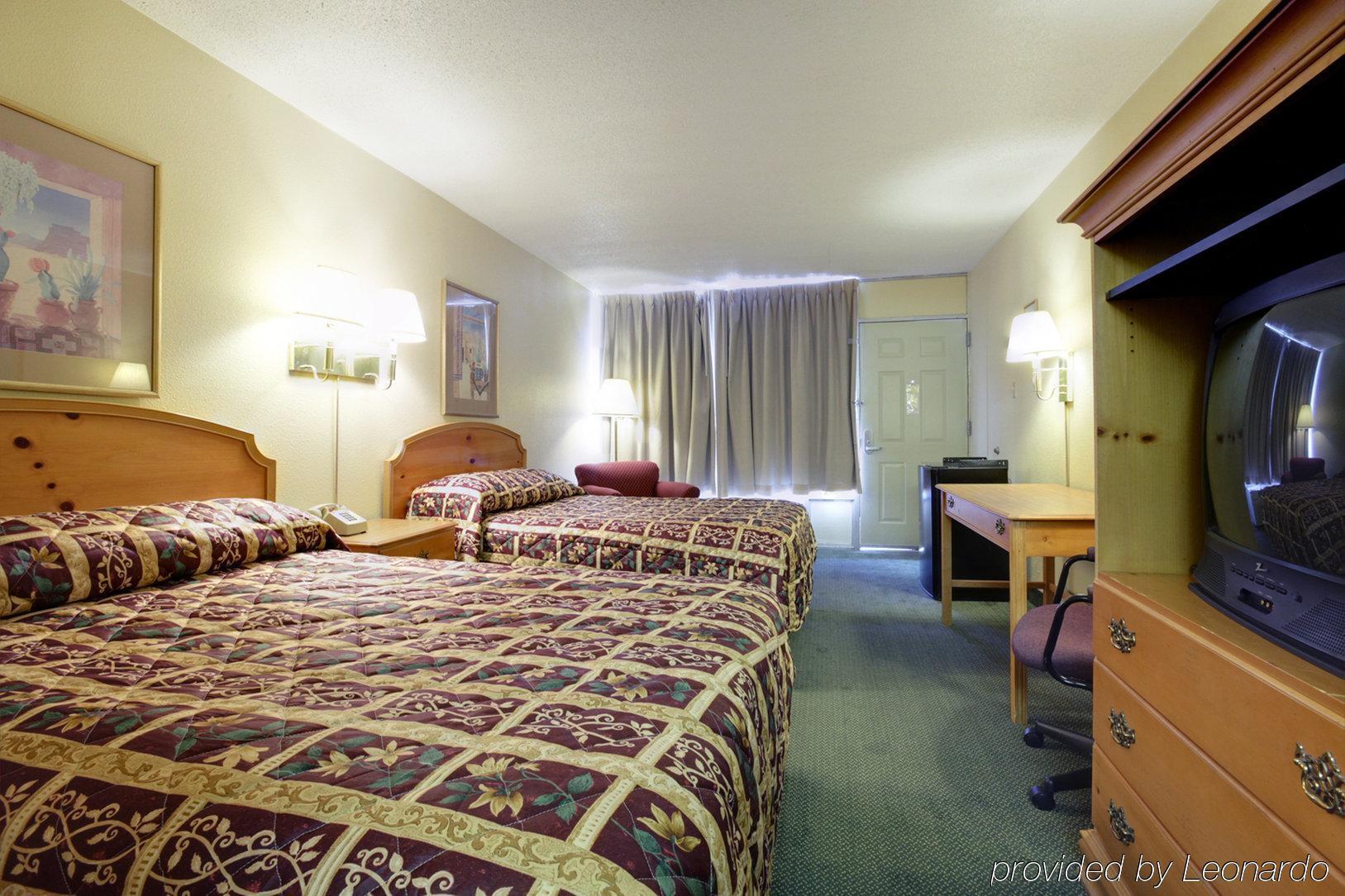Knights Inn Amarillo Room photo